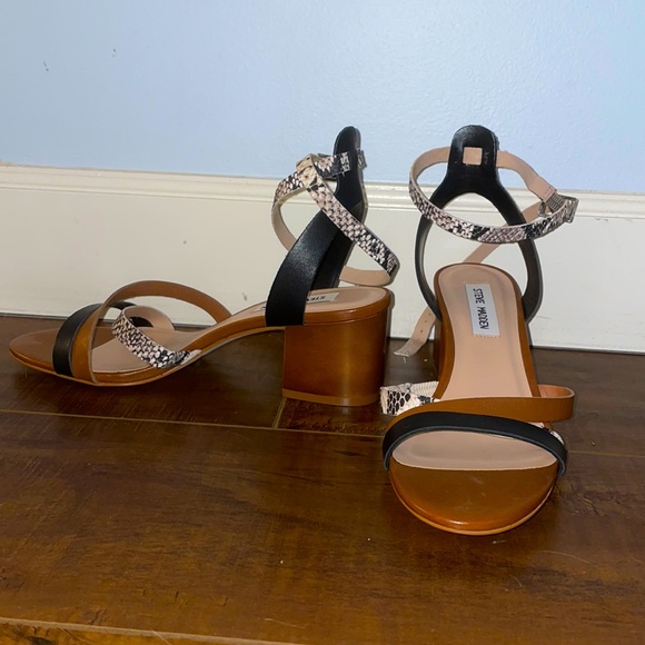 Steve Madden Black Brown Snakeskin low heel sandal - Picture 2 of 4